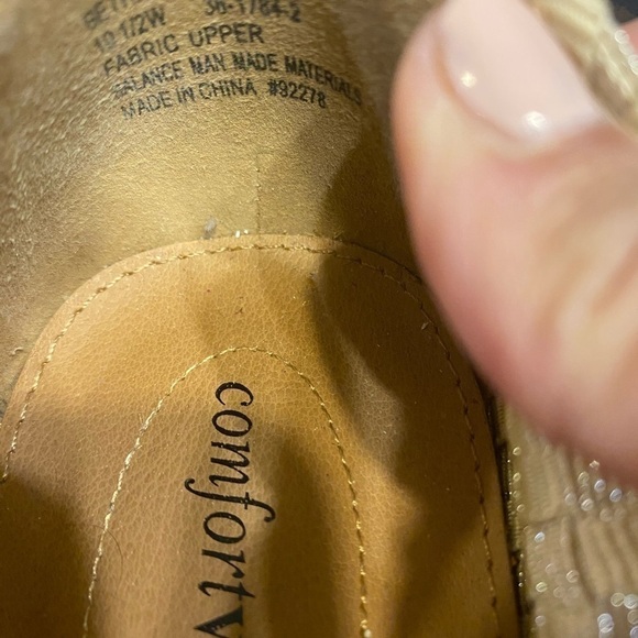 COMFORTVIEW shoes, beige color with flowers details, size 10.5, super cute - Picture 5 of 8